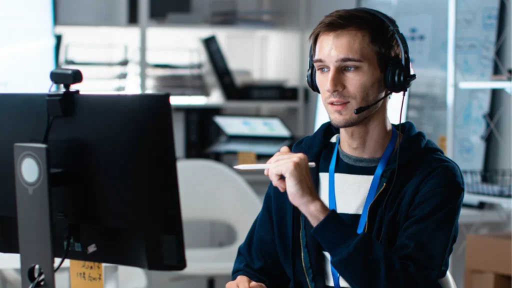 Business owner comparing a virtual assistant, freelancer, and employee as three hiring options
